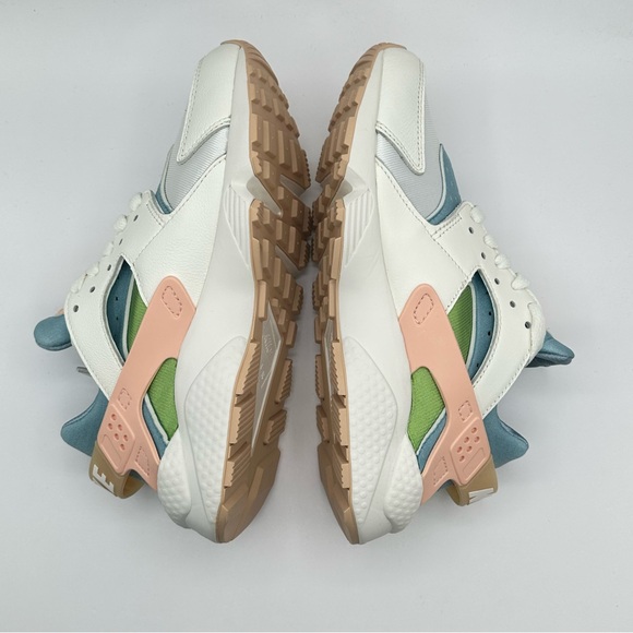 Women’s Nike Air Huarache SE Orange Blue Green Sneakers Retro DQ0117-100 Sz 6.5 - Picture 5 of 10
